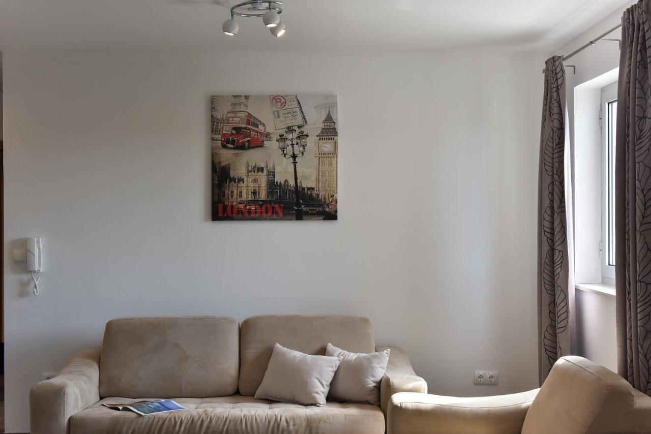Apartmani Iva Vir Luaran gambar