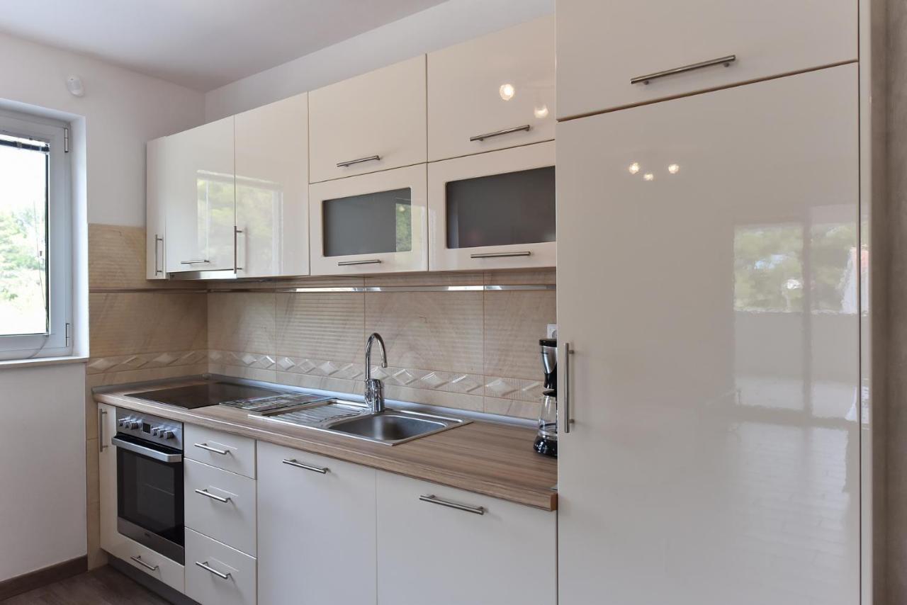 Apartmani Iva Vir Luaran gambar