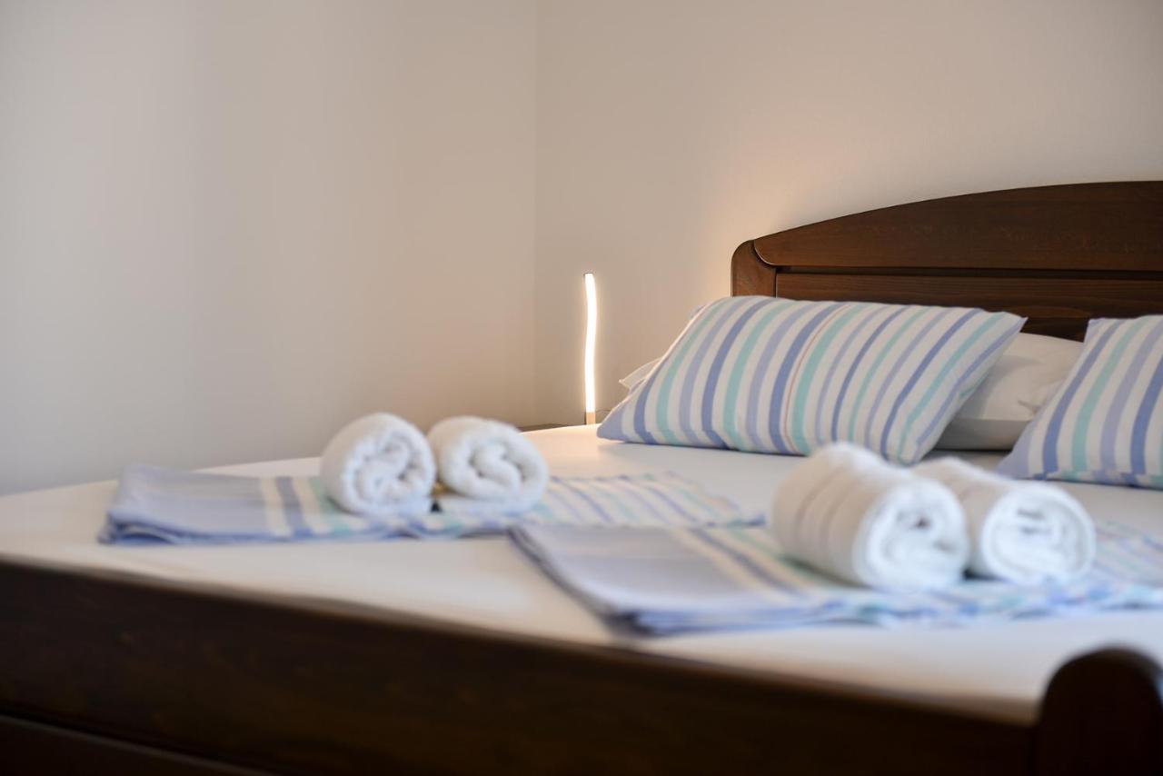 Apartmani Iva Vir Luaran gambar