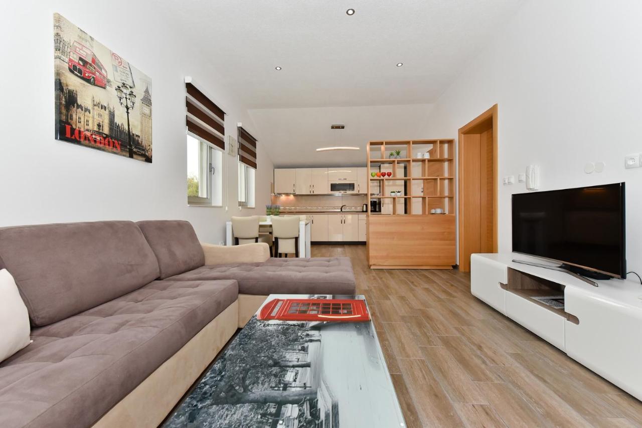 Apartmani Iva Vir Luaran gambar