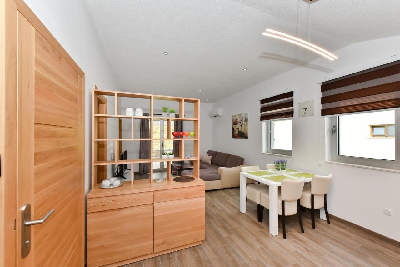 Apartmani Iva Vir Luaran gambar