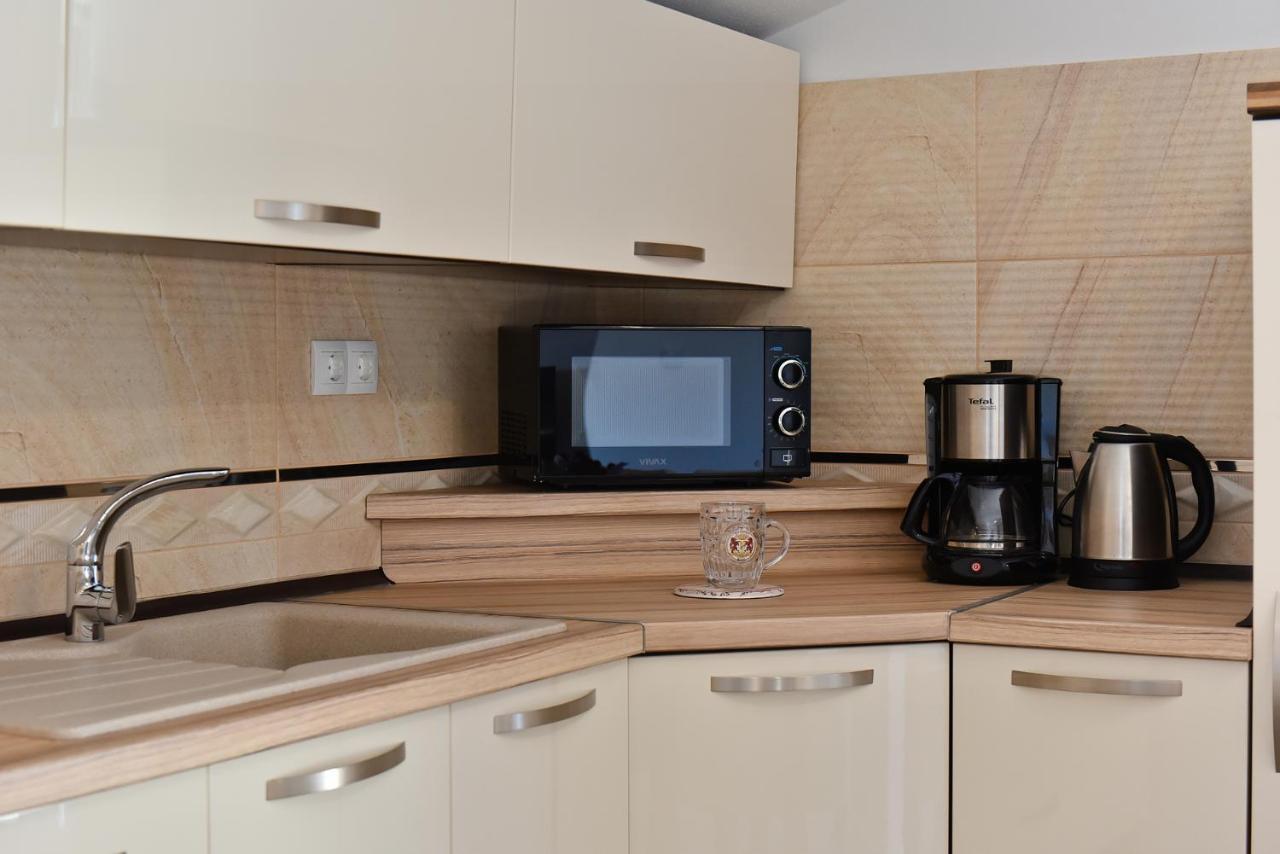 Apartmani Iva Vir Luaran gambar