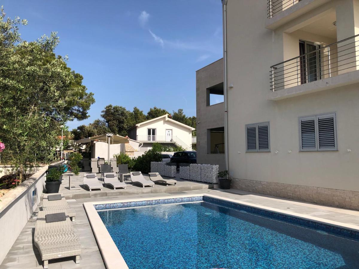 Apartmani Iva Vir Luaran gambar